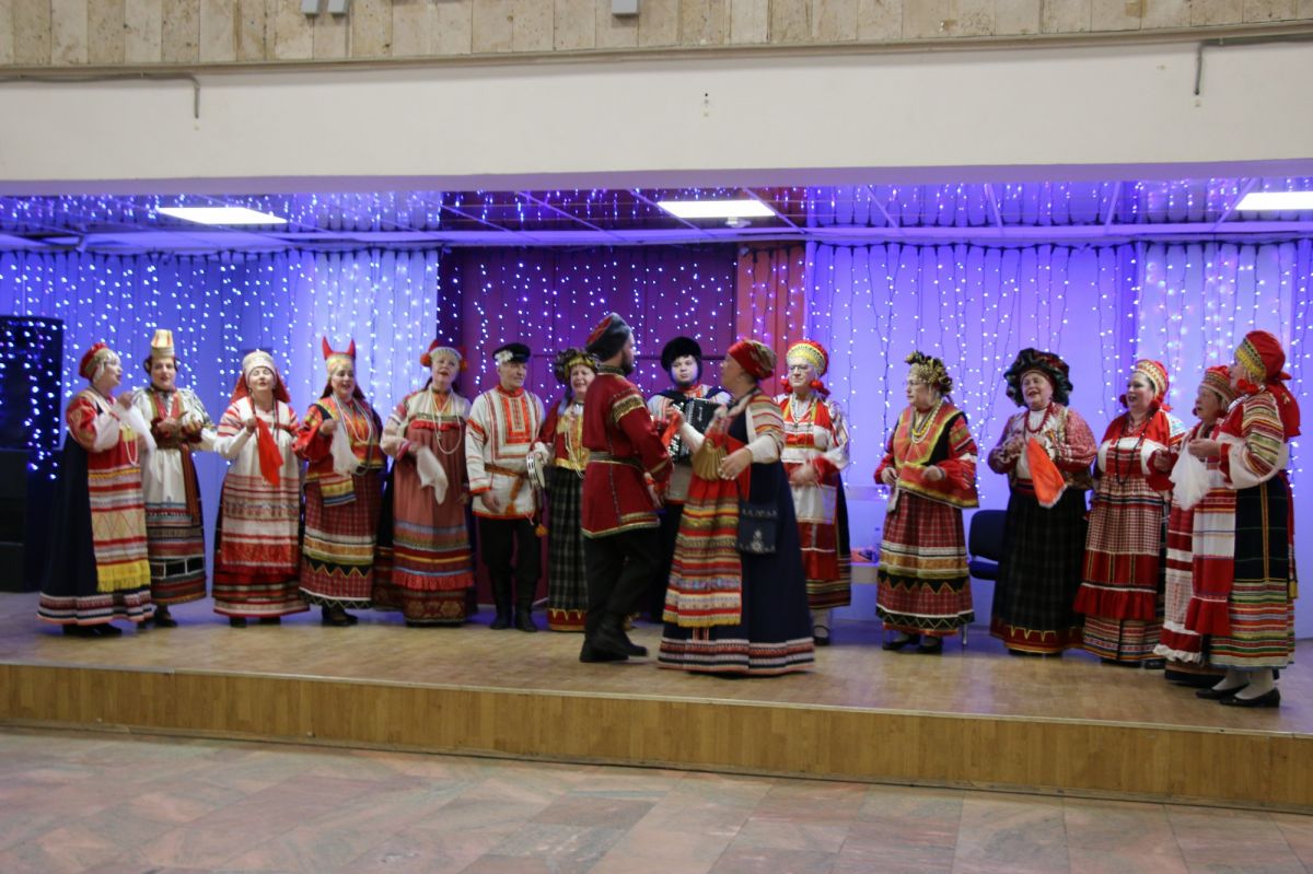 Фольклорный новогодний вечер с ансамблем "Родник" 