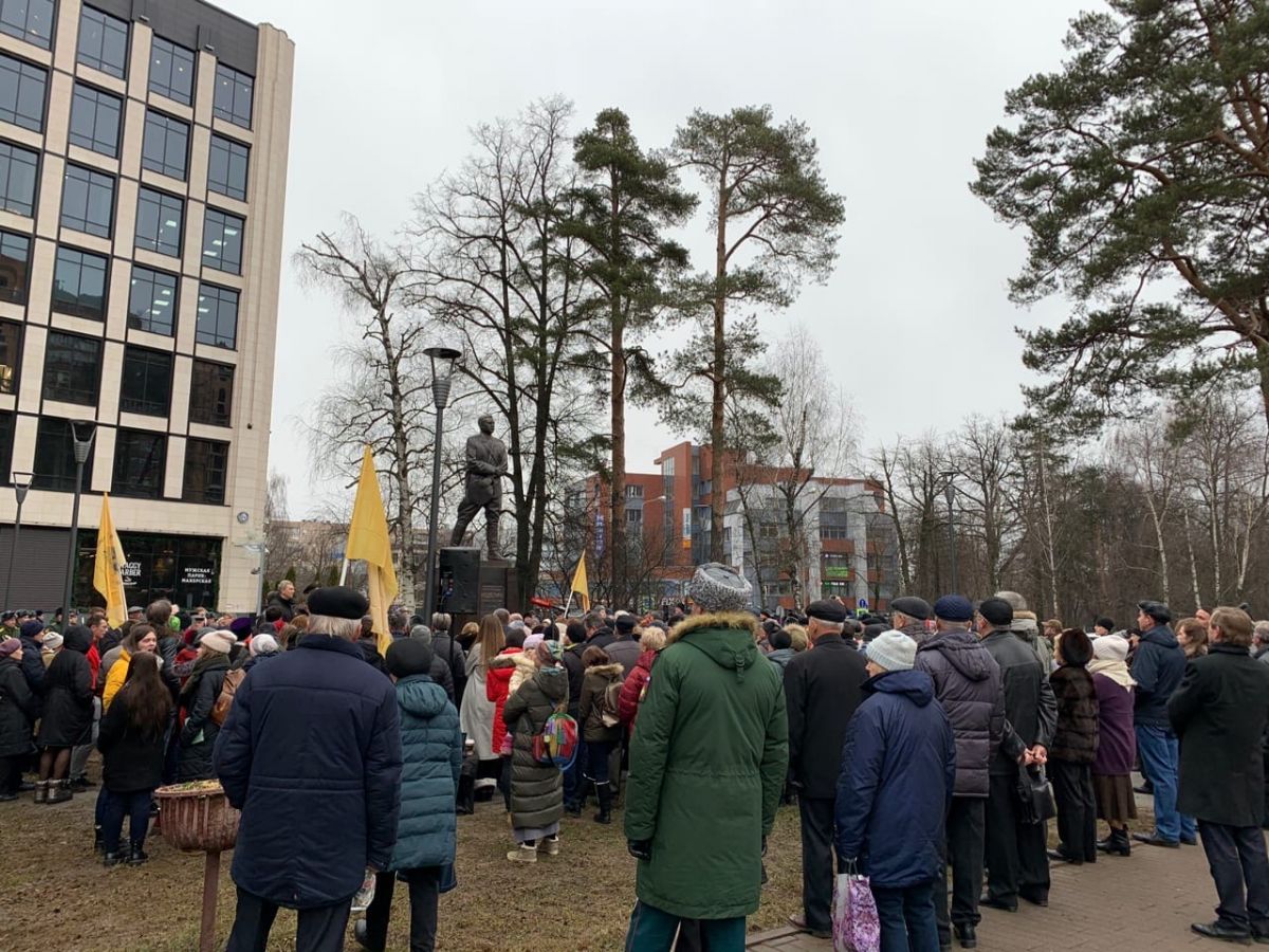 Сегодня в Одинцово открыли памятник маршалу Митрофану Ивановичу Неделину