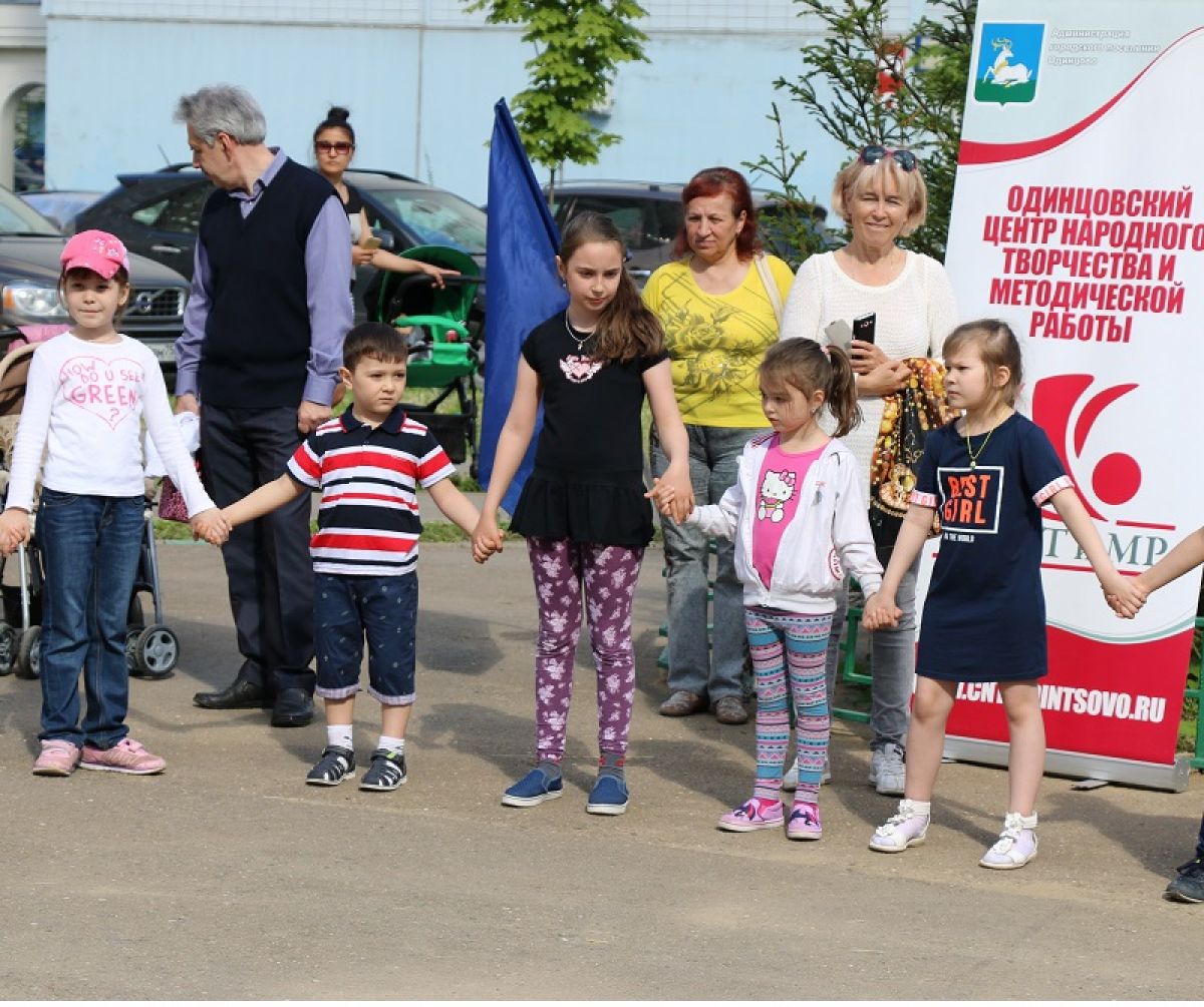 Встреча с героями любимых сказок в Новой Трёхгорке (фоторепортаж)