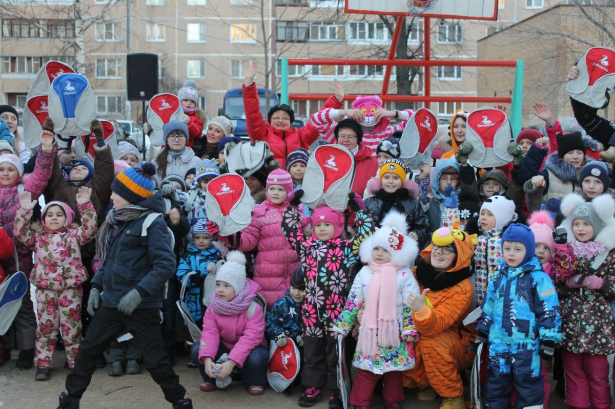 Зимние забавы во дворе на Ново-Спортивной!